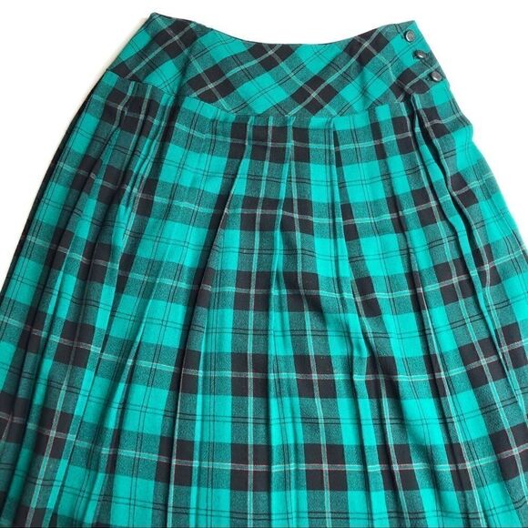 RUSS Plaid Pleated Skirt, Green Black - Picture 9 of 14